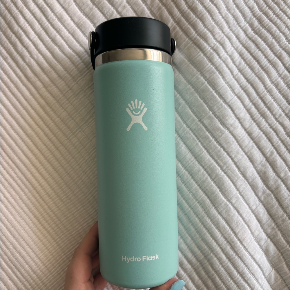 Hydro Flask Mint Green Water Bottle